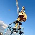 Le Panoramique Vue Sur La Rade Pour Ce Beau T3 *