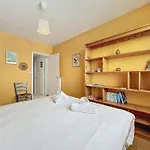 Le Panoramique Vue Sur La Rade Pour Ce Beau T3 Apartment