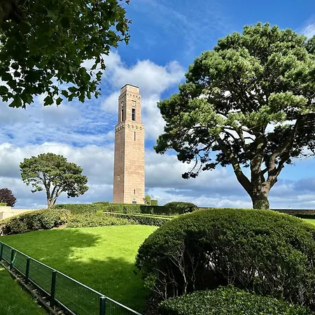 Le Panoramique Vue Sur La Rade Pour Ce Beau T3 Appartement *
