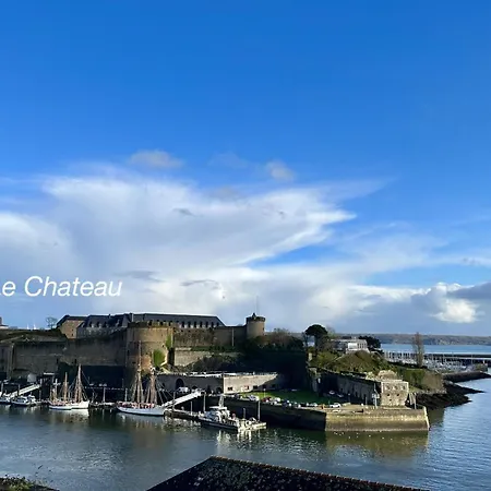 Le Panoramique Vue Sur La Rade Pour Ce Beau T3 아파트 *