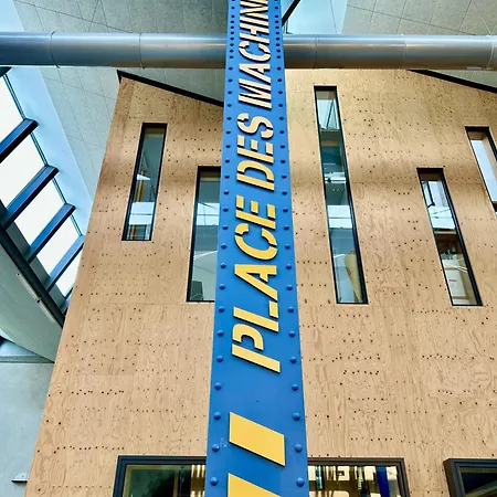 Le Panoramique Vue Sur La Rade Pour Ce Beau T3 Appartement