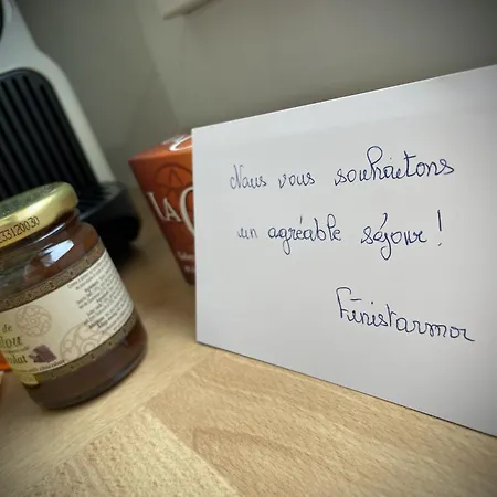 Le Panoramique Vue Sur La Rade Pour Ce Beau T3 *