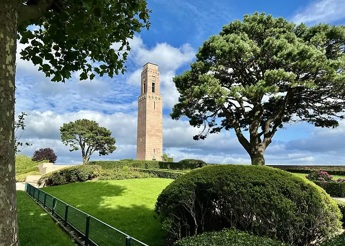 Le Panoramique Vue Sur La Rade Pour Ce Beau T3 Appartement *