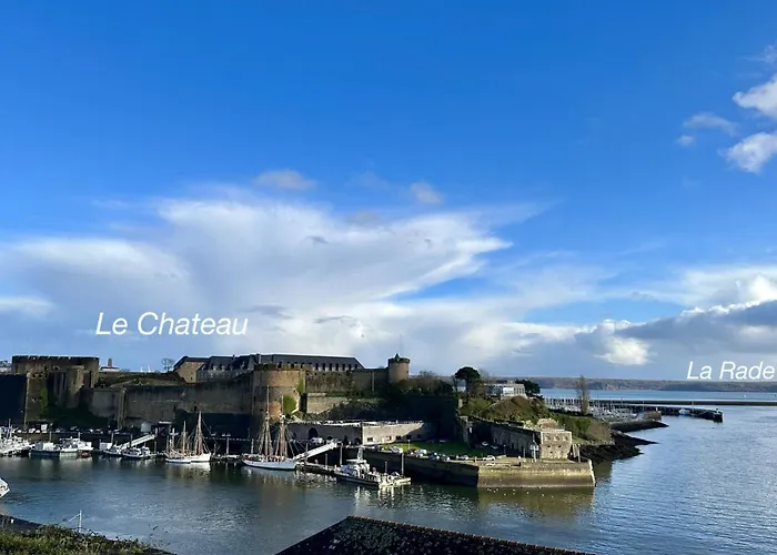 Le Panoramique Vue Sur La Rade Pour Ce Beau T3 Appartement *