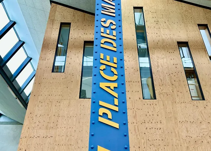 Le Panoramique Vue Sur La Rade Pour Ce Beau T3 Appartement