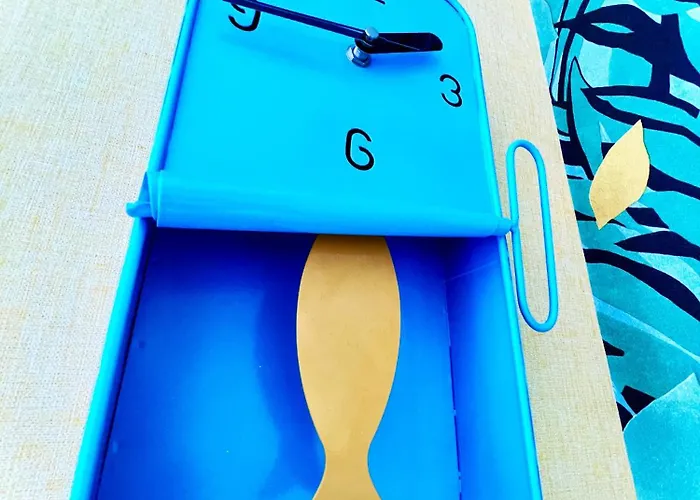 Le Panoramique Vue Sur La Rade Pour Ce Beau T3 *